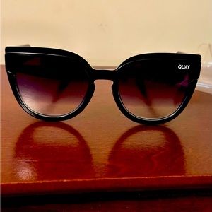 Quay Australia Noosa Bevel Sunglasses w/ clear case